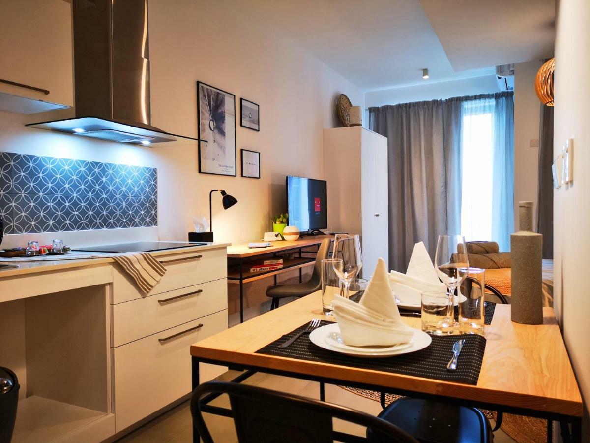 Avya'S Studio 113 At Ebene Square, Ebene Quatre Bornes Luaran gambar